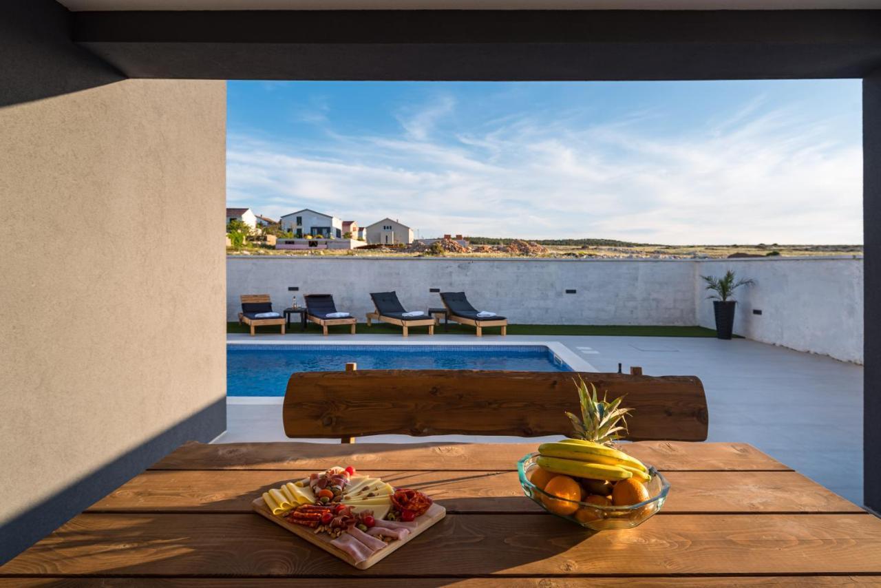 Luxury Villa Noemi Ražanac المظهر الخارجي الصورة