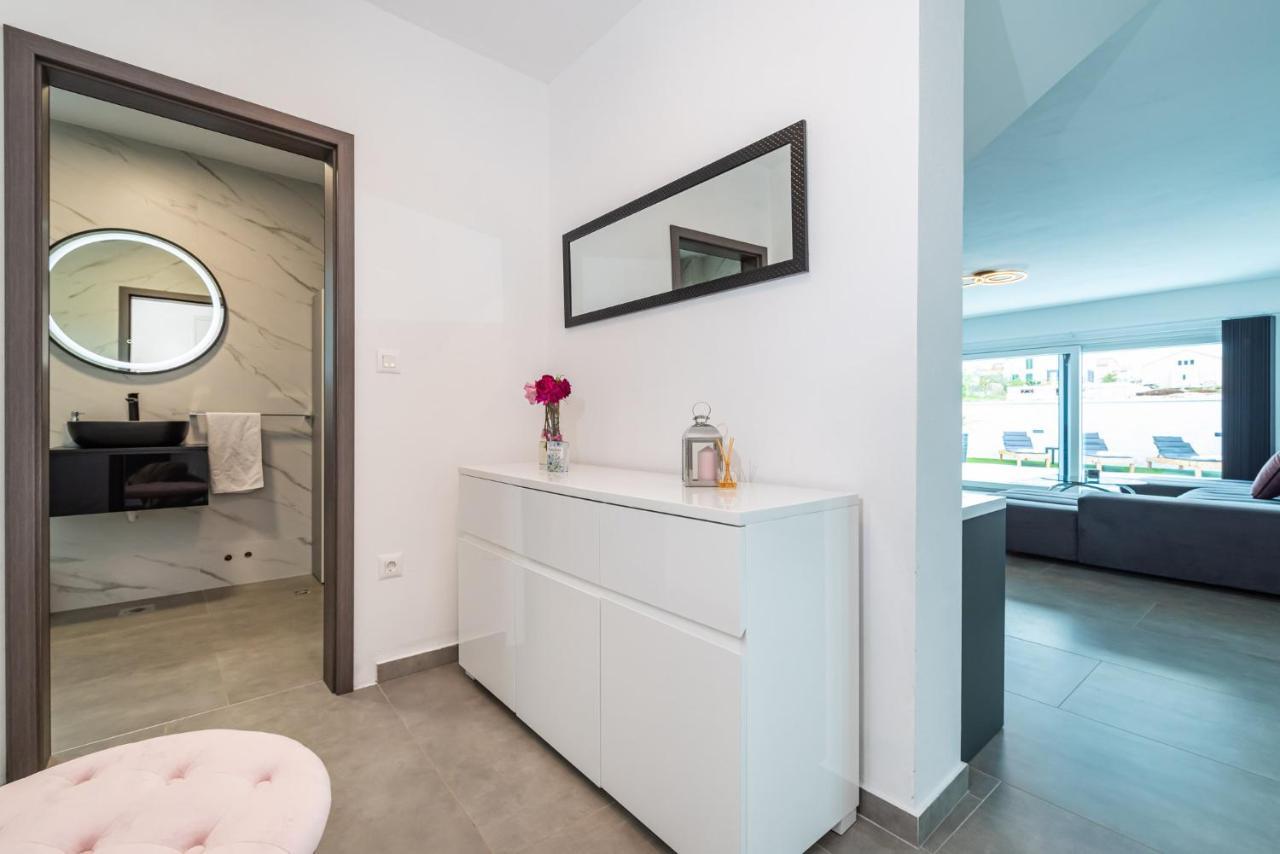 Luxury Villa Noemi Ražanac المظهر الخارجي الصورة