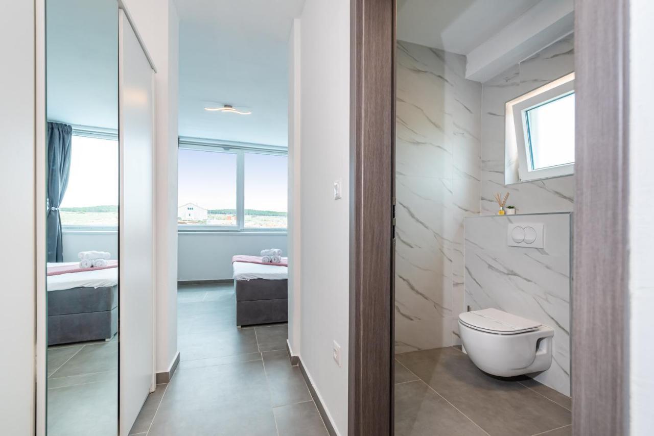 Luxury Villa Noemi Ražanac المظهر الخارجي الصورة