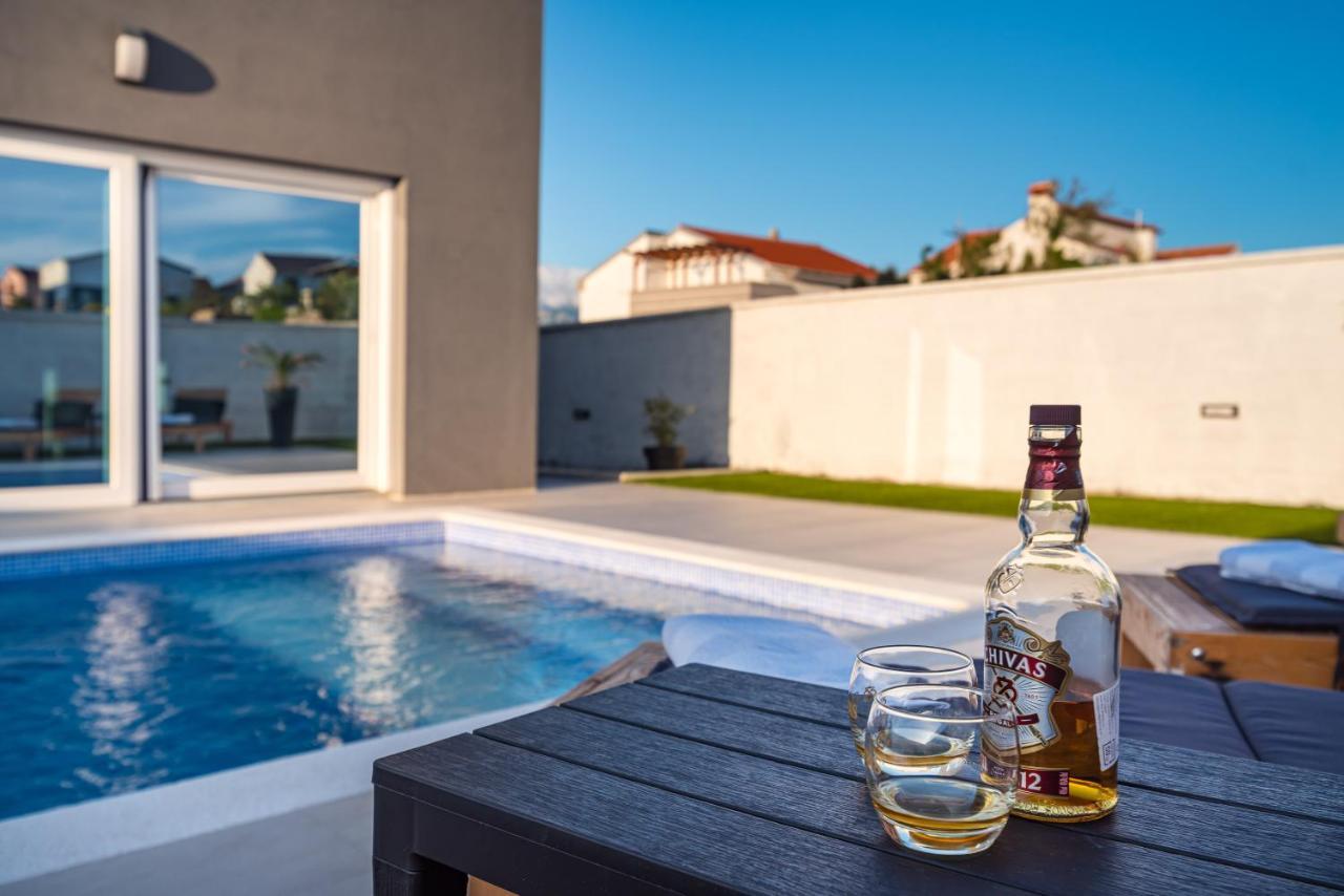Luxury Villa Noemi Ražanac المظهر الخارجي الصورة