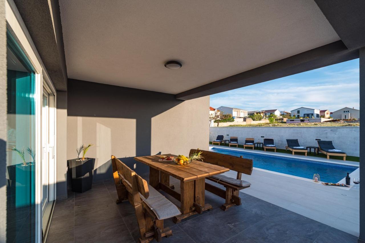 Luxury Villa Noemi Ražanac المظهر الخارجي الصورة