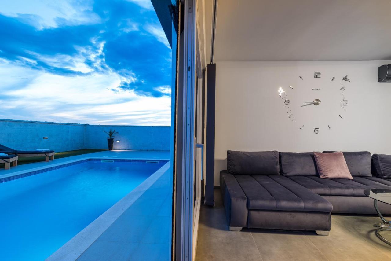 Luxury Villa Noemi Ražanac المظهر الخارجي الصورة