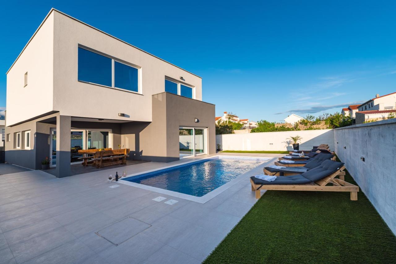 Luxury Villa Noemi Ražanac المظهر الخارجي الصورة