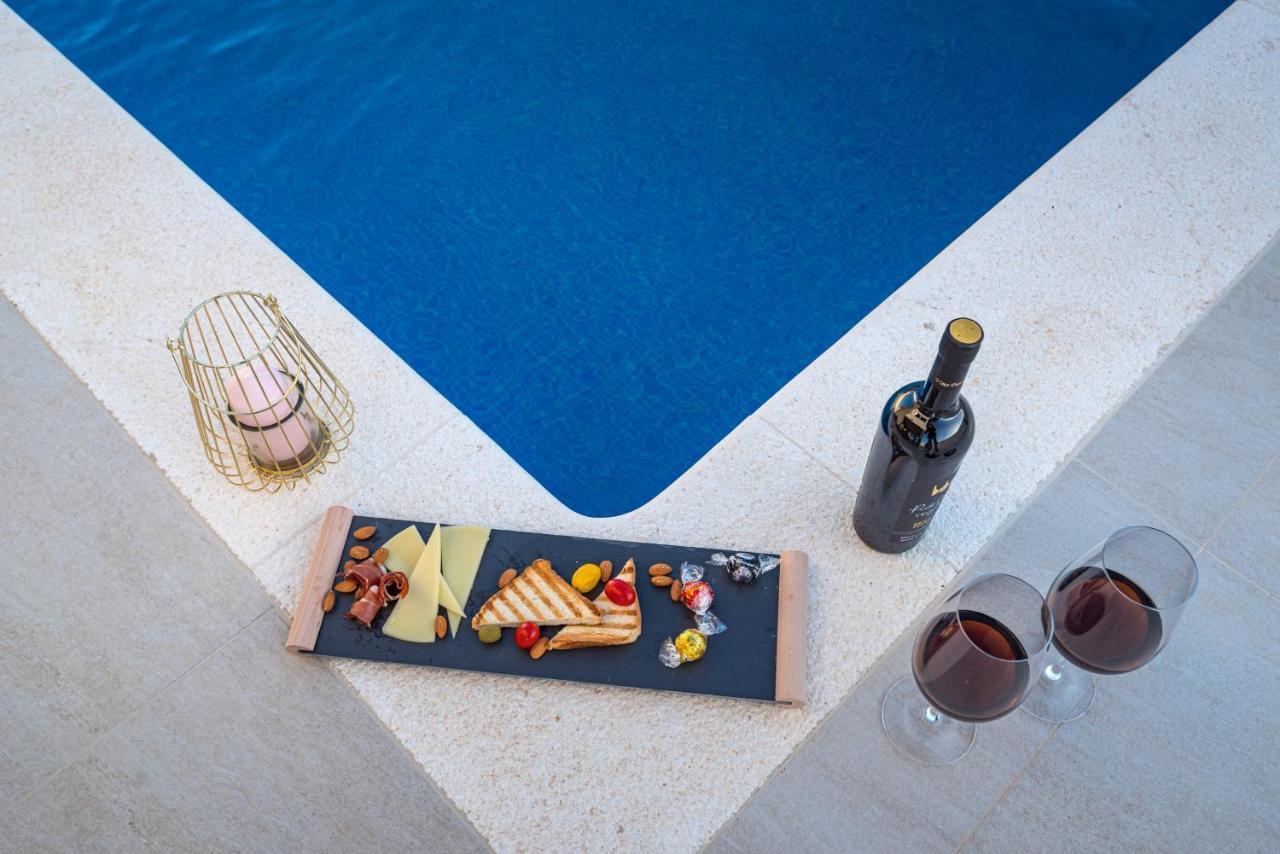 Luxury Villa Noemi Ražanac المظهر الخارجي الصورة