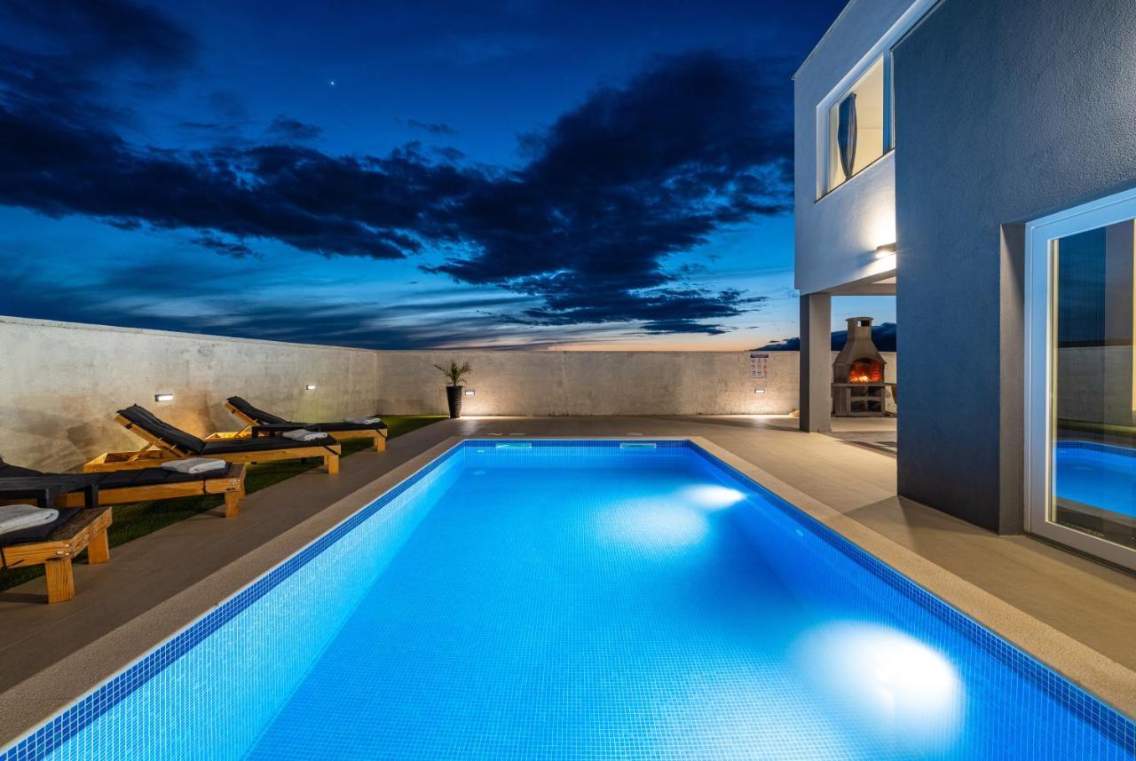 Luxury Villa Noemi Ražanac المظهر الخارجي الصورة