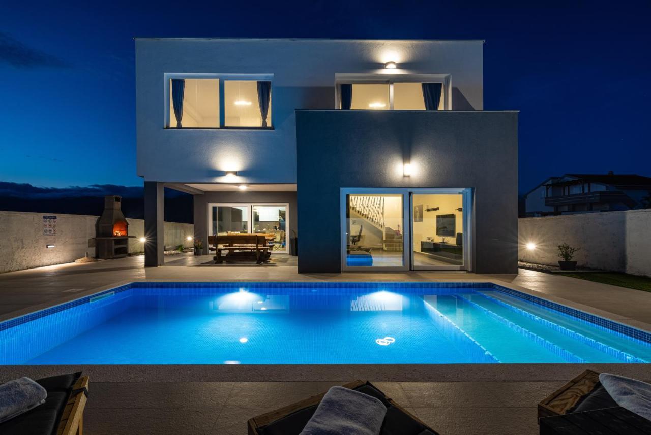 Luxury Villa Noemi Ražanac المظهر الخارجي الصورة